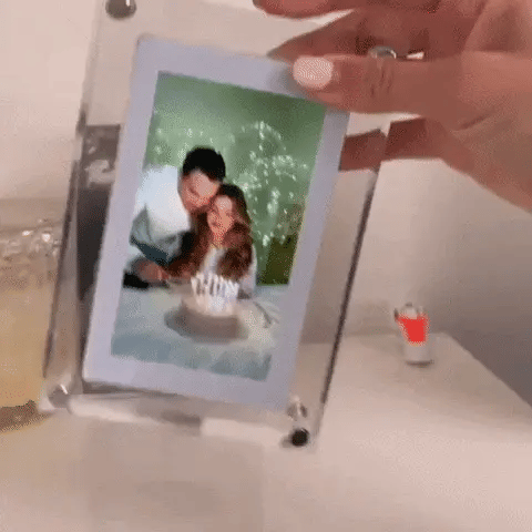 “Personalized 5-Inch Digital Photo Frame – The Perfect Gift for Loved Ones”